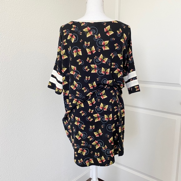🍉 LuLaRoe Women’s Top Black w/ Butterflies - Picture 2 of 6